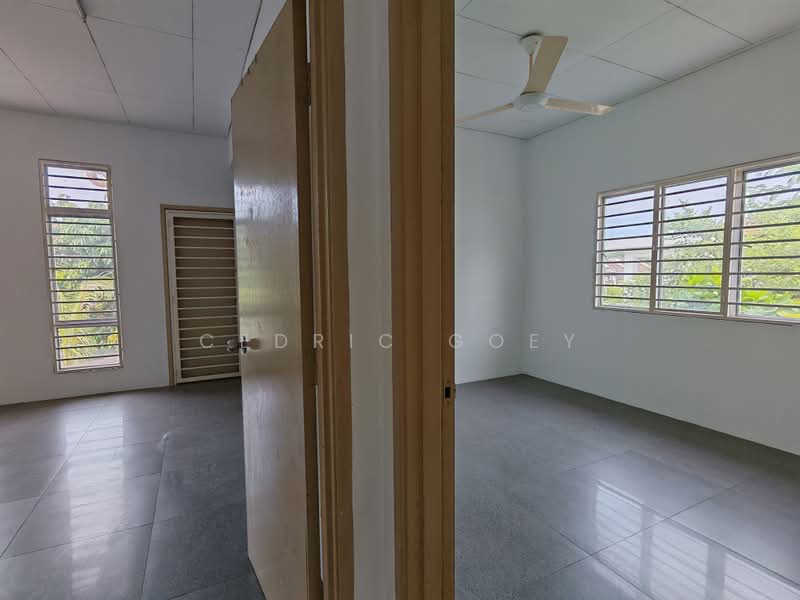 Semi-Detached House for Sale in Taman Puncak Jalil (Seri Kembangan) - Cedric Goey - PropertyGuru.com.my