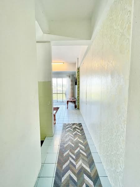 Kondominium untuk Dijual di Estana Court - M.J Zairin - Corridor - PropertyGuru.com.my