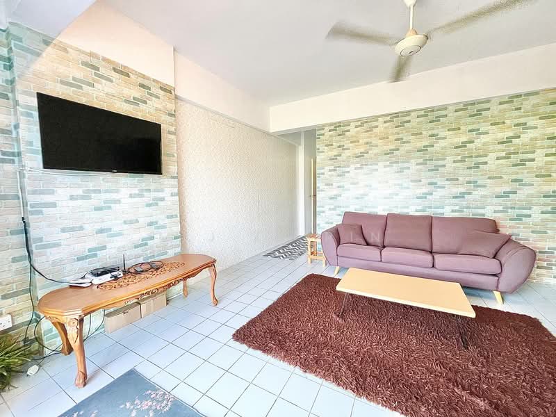 Kondominium untuk Dijual di Estana Court - M.J Zairin - Living Room - PropertyGuru.com.my