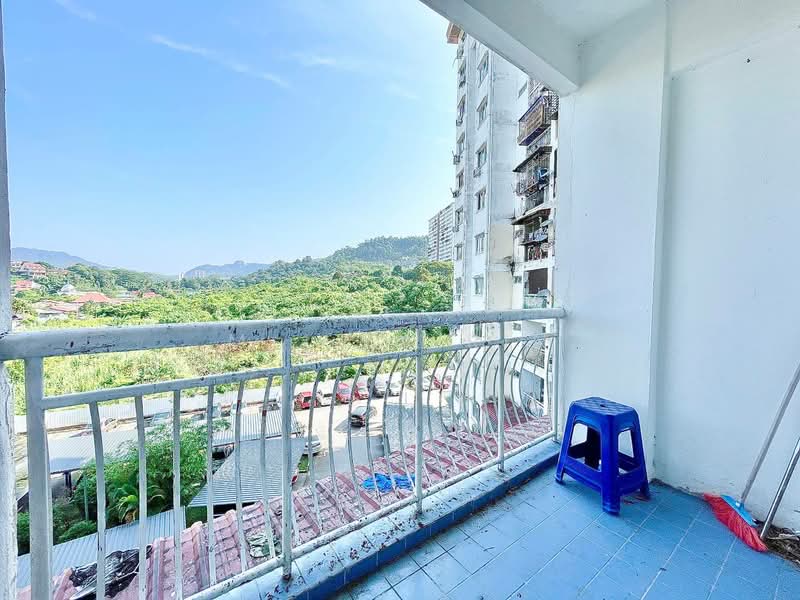 Kondominium untuk Dijual di Estana Court - M.J Zairin - Balcony - PropertyGuru.com.my