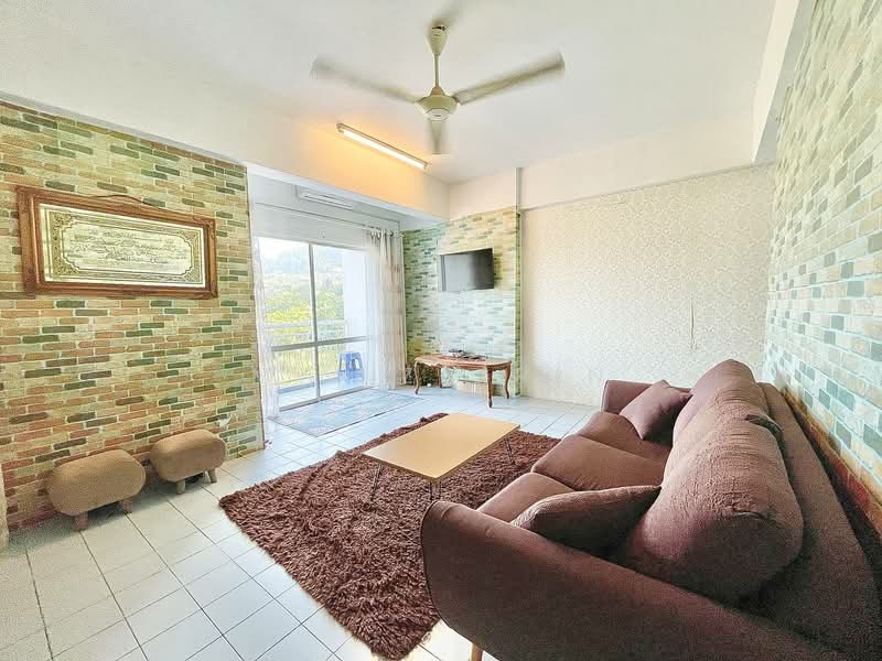 Kondominium untuk Dijual di Estana Court - M.J Zairin - Living Room - PropertyGuru.com.my