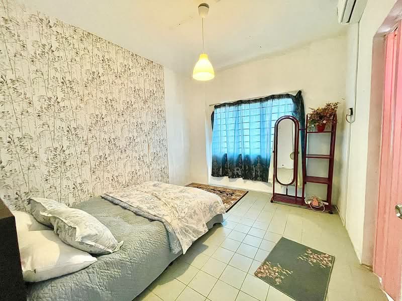 Kondominium untuk Dijual di Estana Court - M.J Zairin - Bedroom - PropertyGuru.com.my