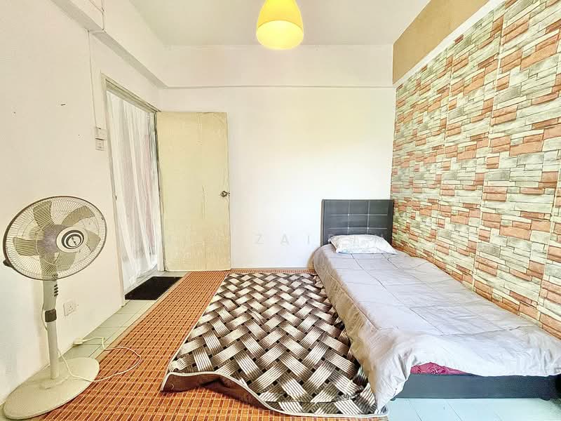 Kondominium untuk Dijual di Estana Court - M.J Zairin - Bedroom - PropertyGuru.com.my