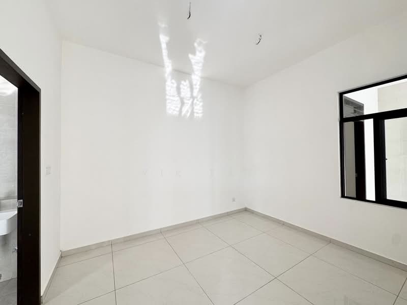 Cluster House for Sale in Austin Crest (Johor Bahru) - Yik Tat - PropertyGuru.com.my