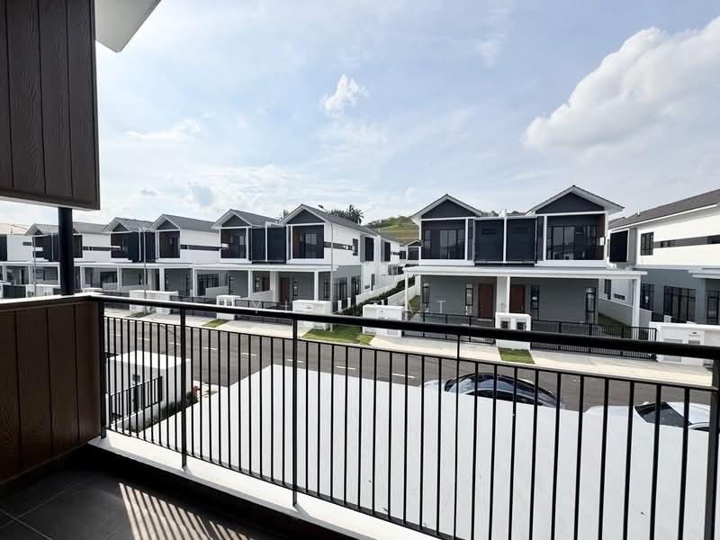 Cluster House for Sale in Austin Crest (Johor Bahru) - Yik Tat - PropertyGuru.com.my