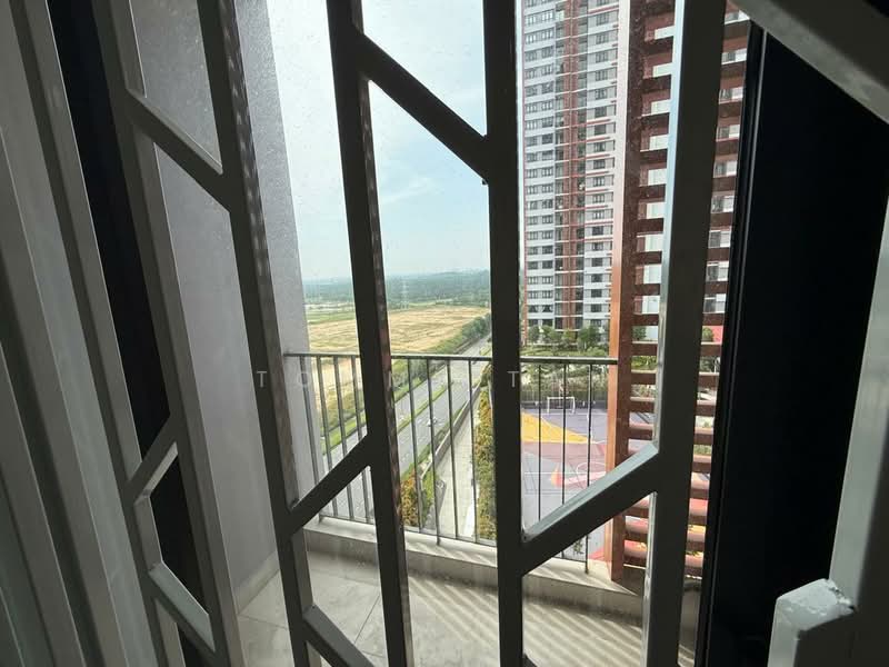 Servis Apartment untuk Disewa di The Amber Residence @ TwentyFive.7 - TOMMY TAN - Balcony - PropertyGuru.com.my