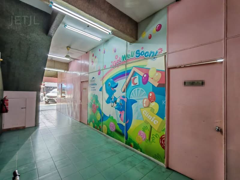 Shop for Sale in Taman Pendamar Indah (Klang) - Daniel Kok - Corridor - PropertyGuru.com.my