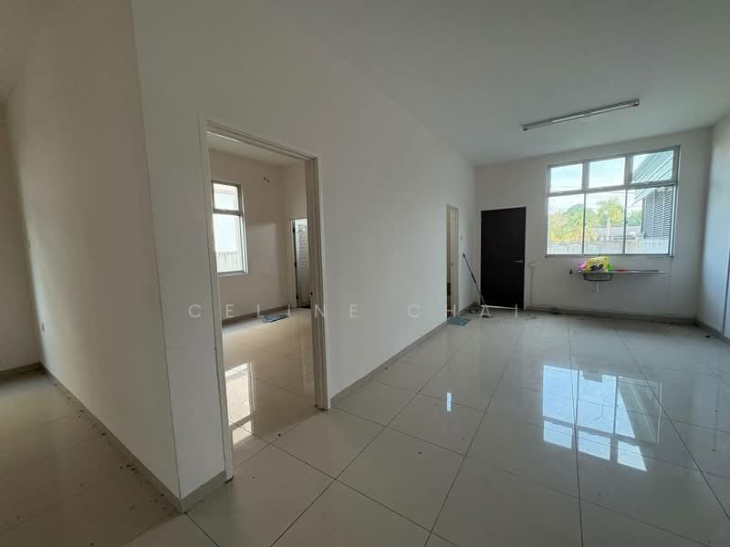Rumah Berkembar untuk Disewa di Parit Sulong (Batu Pahat) - Celine Chai - Living Room - PropertyGuru.com.my