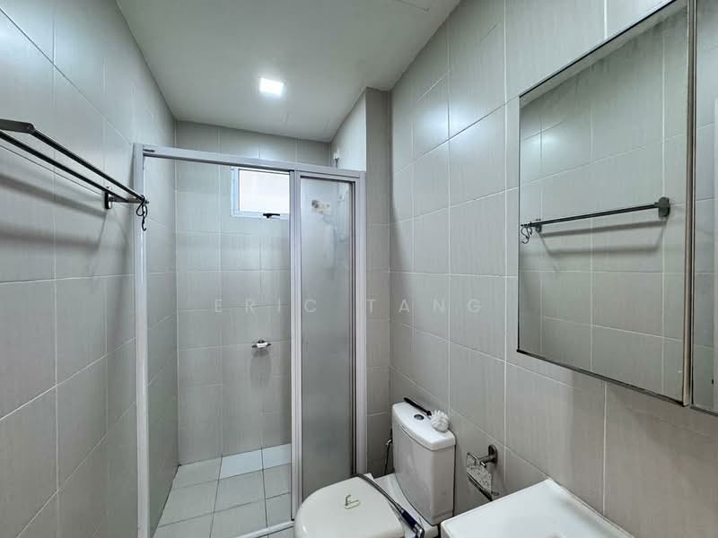 Service Residence for Rent at Meridin Bayvue Serviced Apartment - Eric Tang - Bathroom - PropertyGuru.com.my