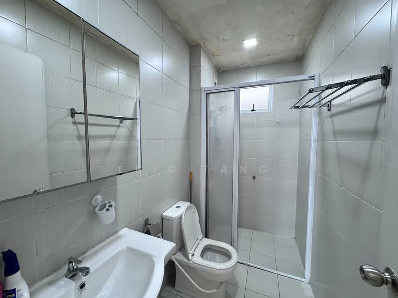 Service Residence for Rent at Meridin Bayvue Serviced Apartment - Eric Tang - Bathroom - PropertyGuru.com.my