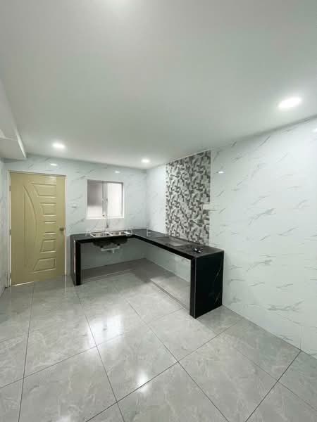 Rumah Teres 2 Tingkat untuk Dijual di Taman Klang Jaya (Klang) - Candee Tan - Kitchen - PropertyGuru.com.my