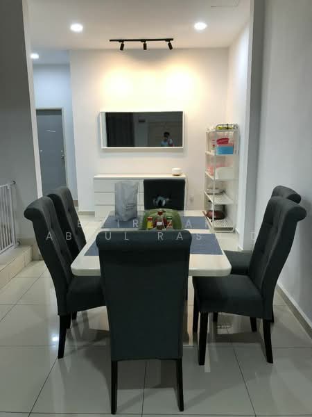 2-storey Terraced House for Rent in Cheng (Melaka) - Emir Zaki Abdul Rashid - Dining Room - PropertyGuru.com.my