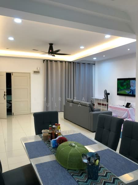 2-storey Terraced House for Rent in Cheng (Melaka) - Emir Zaki Abdul Rashid - Living Room - PropertyGuru.com.my