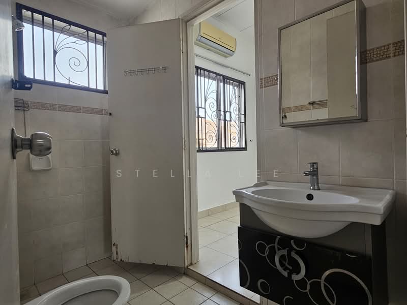 Rumah Teres 2 Tingkat untuk Dijual di Bandar Mahkota Cheras (Cheras) - Stella Lee - Bathroom - PropertyGuru.com.my