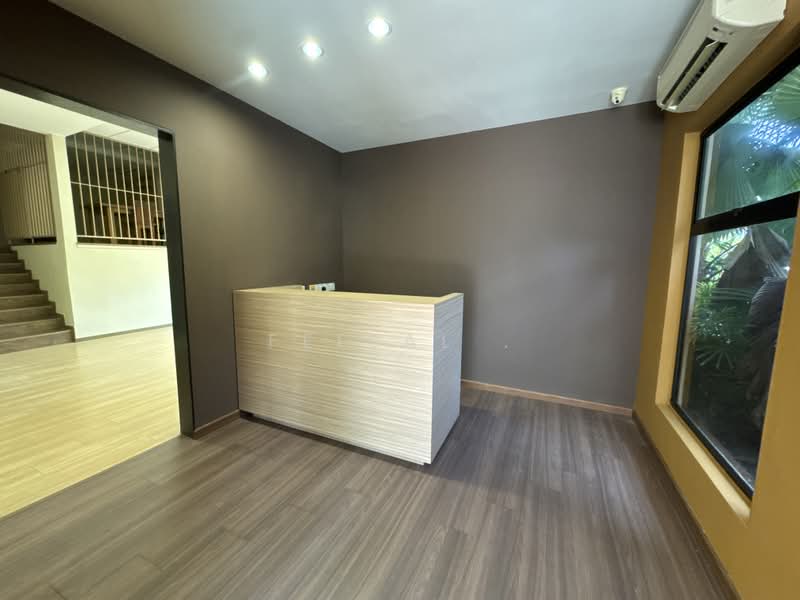 Rumah Banglo untuk Dijual di Bangsar (Kuala Lumpur) - Feisal . - Entrance - PropertyGuru.com.my