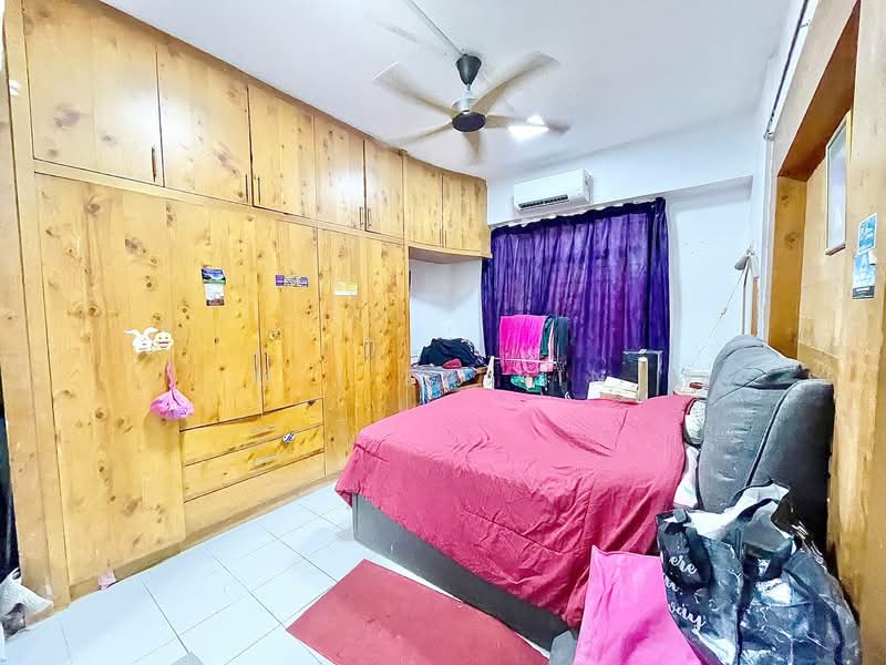 Apartment for Sale at Prima Saujana - M.J Zairin - Bedroom - PropertyGuru.com.my