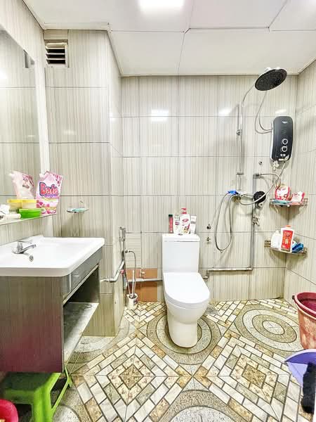 Apartment for Sale at Prima Saujana - M.J Zairin - Bathroom - PropertyGuru.com.my