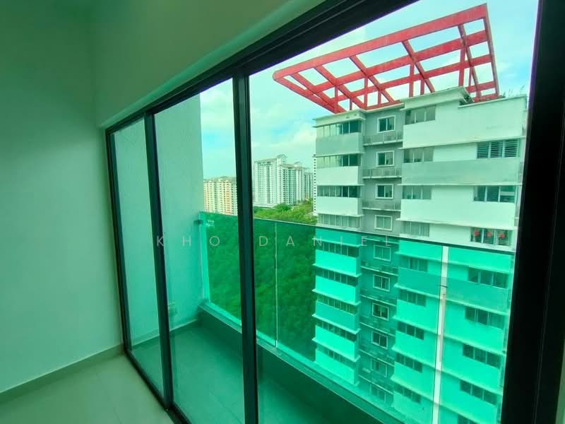 Servis Apartment untuk Dijual di Twin Residences - Kho Daniel - Balcony - PropertyGuru.com.my