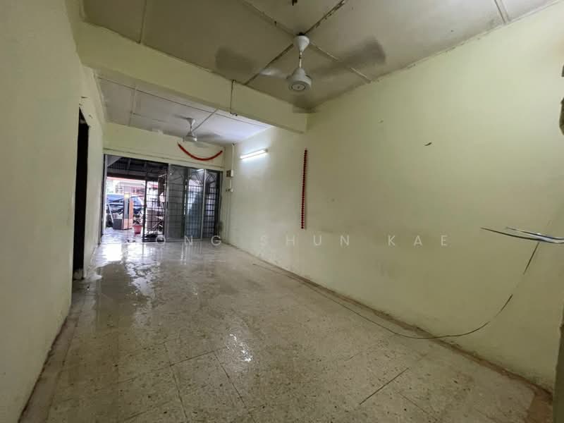 1-storey Terraced House for Sale in Taman Sentosa (Klang) - Chong Shun Kae - Living Room - PropertyGuru.com.my