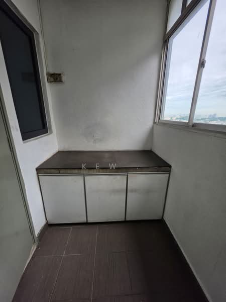 Servis Apartment untuk Disewa di Silk Sky - Kew . - Balcony - PropertyGuru.com.my