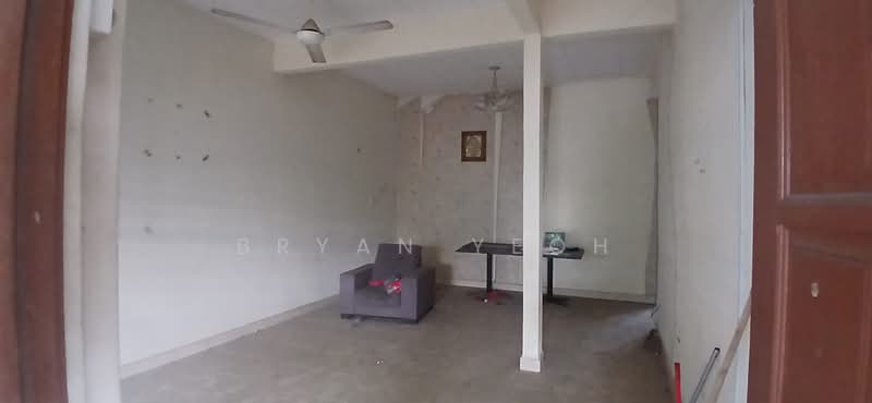 Rumah Teres untuk Dijual di Taman Anugerah (Shah Alam) - Bryan Yeoh - Living Room - PropertyGuru.com.my