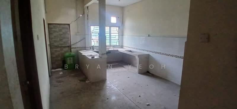 Rumah Teres untuk Dijual di Taman Anugerah (Shah Alam) - Bryan Yeoh - Kitchen - PropertyGuru.com.my
