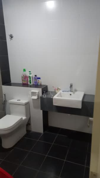 2-storey Terraced House for Sale in Nilai (Negeri Sembilan) - Razlan Hamzah - Bathroom - PropertyGuru.com.my