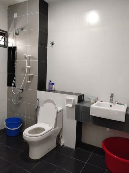 2-storey Terraced House for Sale in Nilai (Negeri Sembilan) - Razlan Hamzah - Bathroom - PropertyGuru.com.my