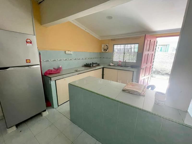 1.5-storey Terraced House for Rent in Bandar Tun Razak (Cheras) - Basri Munir - Kitchen - PropertyGuru.com.my