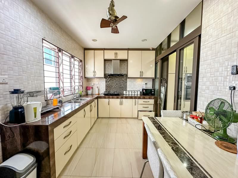 Rumah Teres 2.5 Tingkat untuk Dijual di USJ Heights (Subang Jaya) - Farhan Rafael - Kitchen - PropertyGuru.com.my