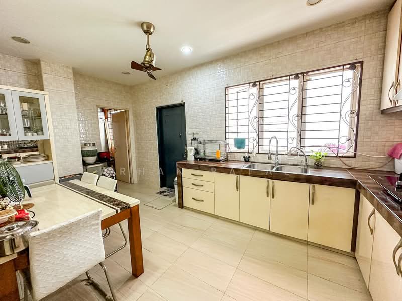Rumah Teres 2.5 Tingkat untuk Dijual di USJ Heights (Subang Jaya) - Farhan Rafael - Kitchen - PropertyGuru.com.my