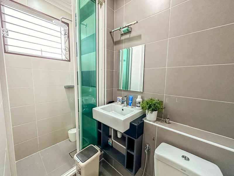 Rumah Teres 2.5 Tingkat untuk Dijual di USJ Heights (Subang Jaya) - Farhan Rafael - Bathroom - PropertyGuru.com.my