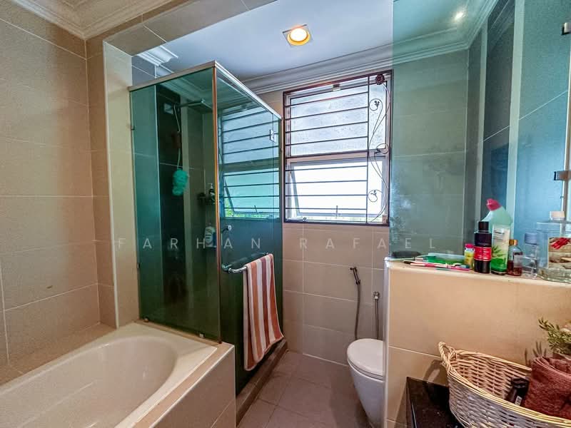 Rumah Teres 2.5 Tingkat untuk Dijual di USJ Heights (Subang Jaya) - Farhan Rafael - Bathroom - PropertyGuru.com.my