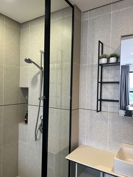 Service Residence for Rent at Millerz Square Serviced Residence - Amanda Ong - Bathroom - PropertyGuru.com.my