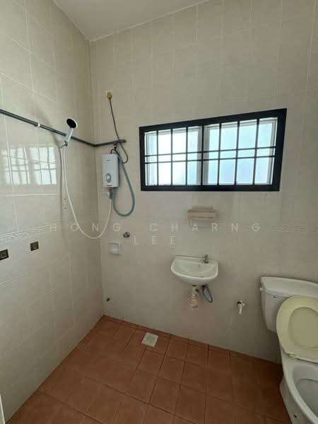 Rumah Bandar untuk Disewa di Johor Bahru (Johor) - Hong Charng Lee - Bathroom - PropertyGuru.com.my