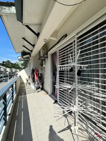 Rumah Bandar untuk Dijual di Batu Caves (Selangor) - Sabirin Ahmad - Balcony - PropertyGuru.com.my