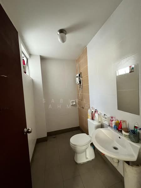 Rumah Bandar untuk Dijual di Batu Caves (Selangor) - Sabirin Ahmad - Bathroom - PropertyGuru.com.my