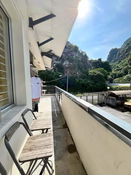 Rumah Bandar untuk Dijual di Batu Caves (Selangor) - Sabirin Ahmad - Balcony - PropertyGuru.com.my