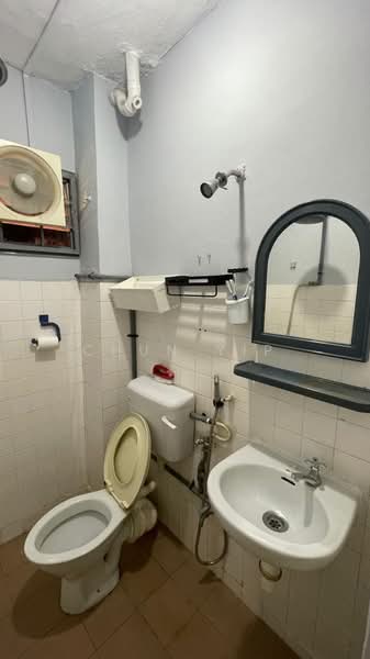 2.5-storey Terraced House for Sale in Taman Sri Sinar (Segambut) - Chun Yip - Bathroom - PropertyGuru.com.my