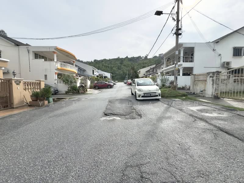 2-storey Terraced House for Sale in Taman Mega Jaya (Ampang) - Yasmin Sulaiman - Exterior - PropertyGuru.com.my