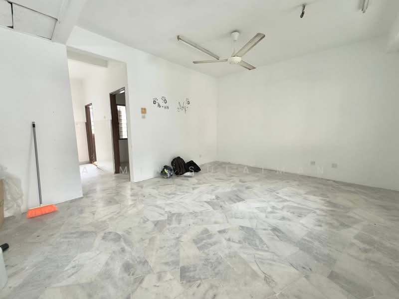 2-storey Terraced House for Sale in Taman Mega Jaya (Ampang) - Yasmin Sulaiman - Living Room - PropertyGuru.com.my