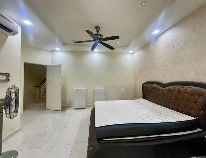 3-storey Terraced House for Sale in Taman Bayu Aman (Butterworth) - FU HOW - Bedroom - PropertyGuru.com.my