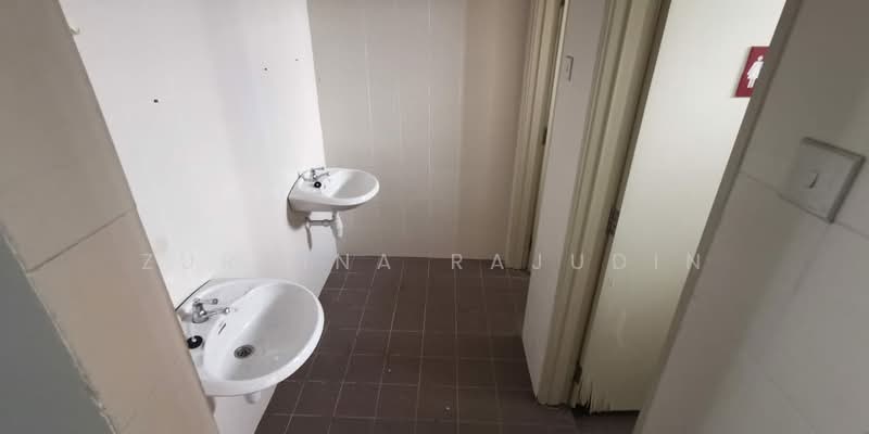 Office for Sale in Laman Seri Business Park (Shah Alam) - Zuraina Rajudin - Bathroom - PropertyGuru.com.my