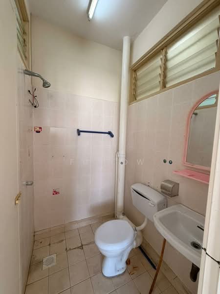 Pangsapuri untuk Dijual di Delima Intan Apartment - FU HOW - Bathroom - PropertyGuru.com.my