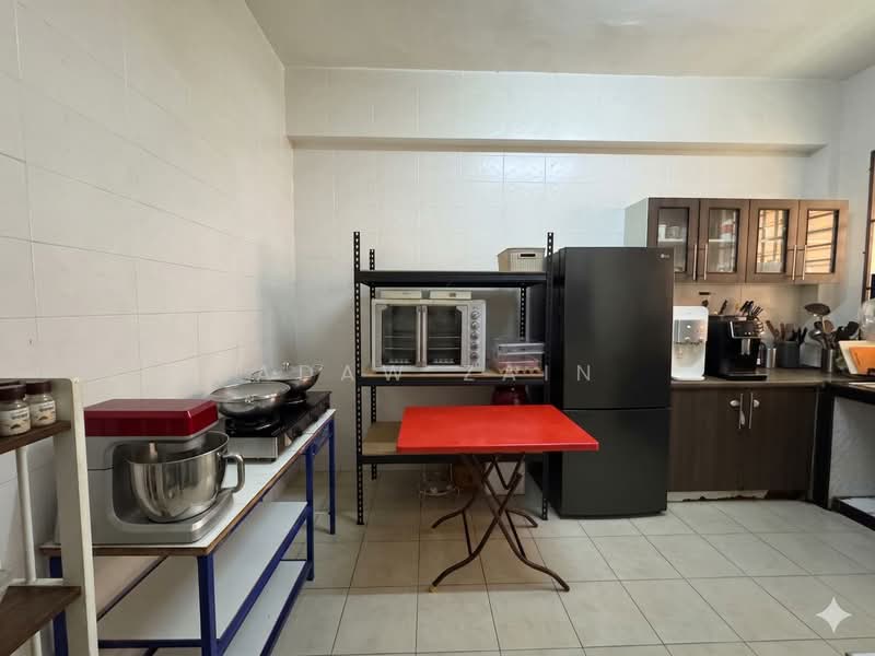 2-storey Terraced House for Sale in Alam Budiman (Shah Alam) - Adaw Zain - Kitchen - PropertyGuru.com.my