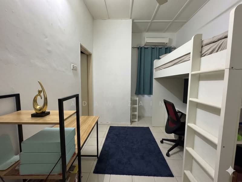 2-storey Terraced House for Sale in Alam Budiman (Shah Alam) - Adaw Zain - Bedroom - PropertyGuru.com.my