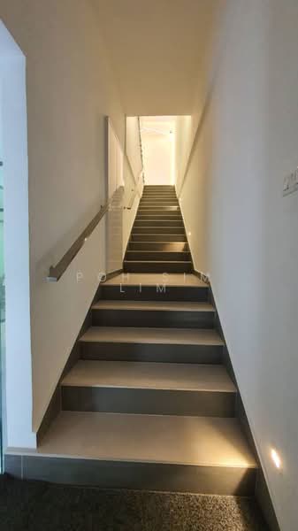 Shop / Office for Sale in Subang (Selangor) - Poh Sim Lim - Corridor - PropertyGuru.com.my