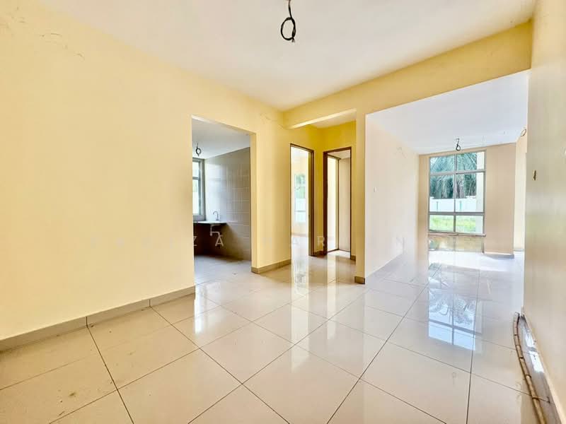Rumah Berkembar untuk Dijual di Sungai Buloh (Selangor) - Sariza Hartanah - Living Room - PropertyGuru.com.my