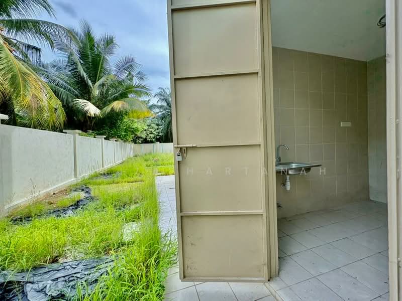 Rumah Berkembar untuk Dijual di Sungai Buloh (Selangor) - Sariza Hartanah - Exterior - PropertyGuru.com.my