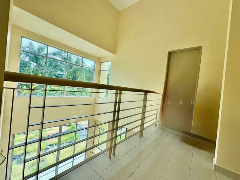 Rumah Berkembar untuk Dijual di Sungai Buloh (Selangor) - Sariza Hartanah - Corridor - PropertyGuru.com.my
